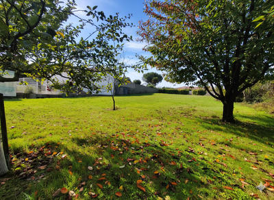 Terrain constructible - 1 500 m²