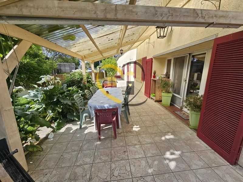 Maison - 185 m² - 6 pièces