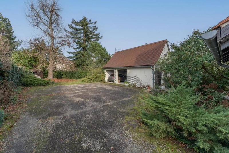 Maison - 211 m² - 16 pièces