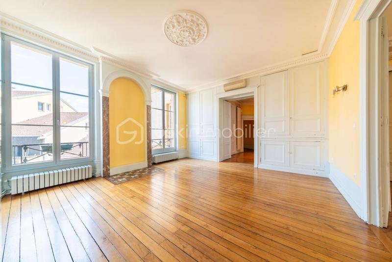 Appartement bourgeois - 196 m² - 8 pièces