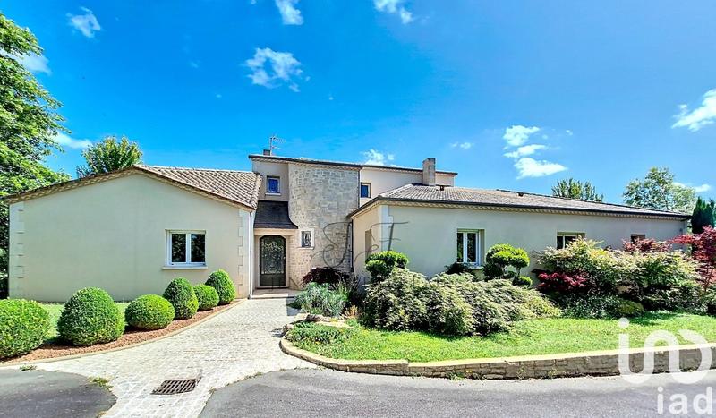 Maison de maîtres - 257 m² - 8 pièces