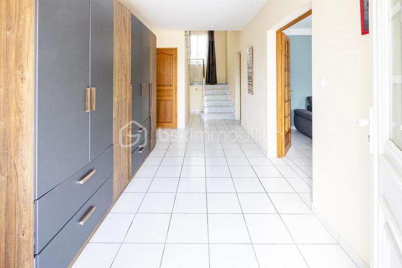 Propriété - 324 m² - 13 pièces