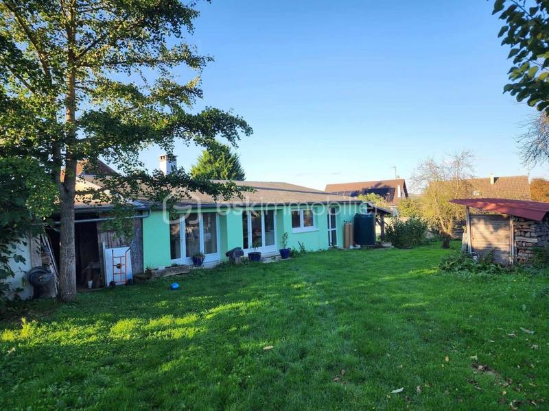 Maison traditionnelle - 308 m² - 10 pièces