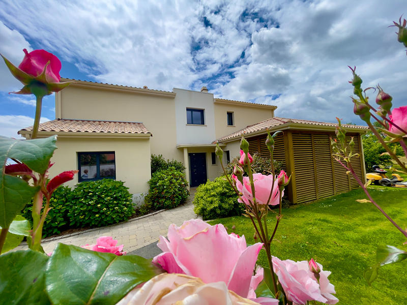 Maison - 182 m² - 7 pièces