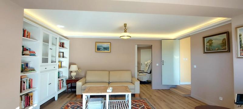 Villa - 209 m² - 8 pièces