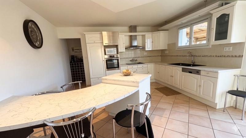 Maison - 197 m² - 7 pièces