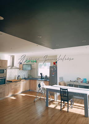 Maison - 95 m² - 4 pièces