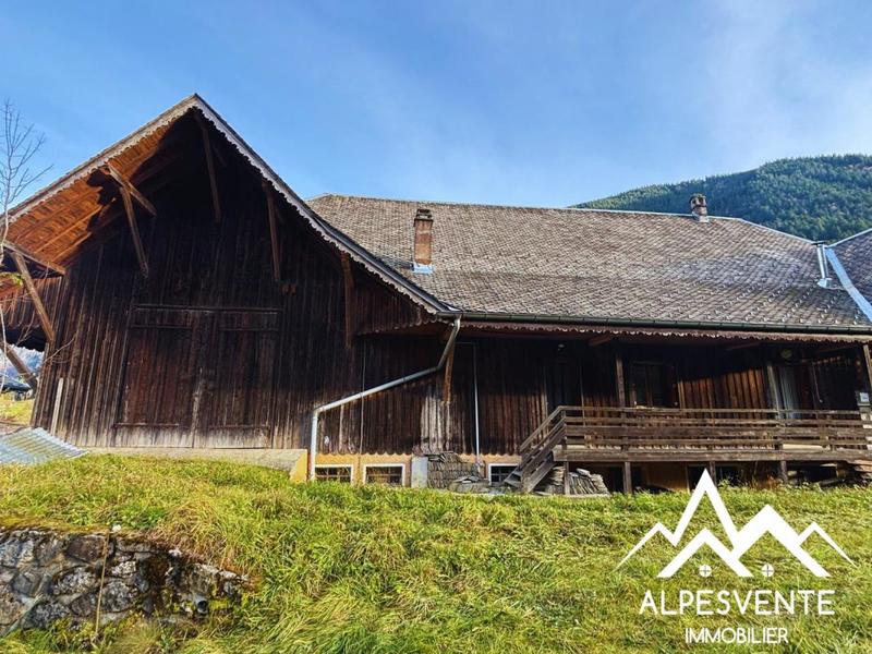 Maison - 330 m² - 14 pièces