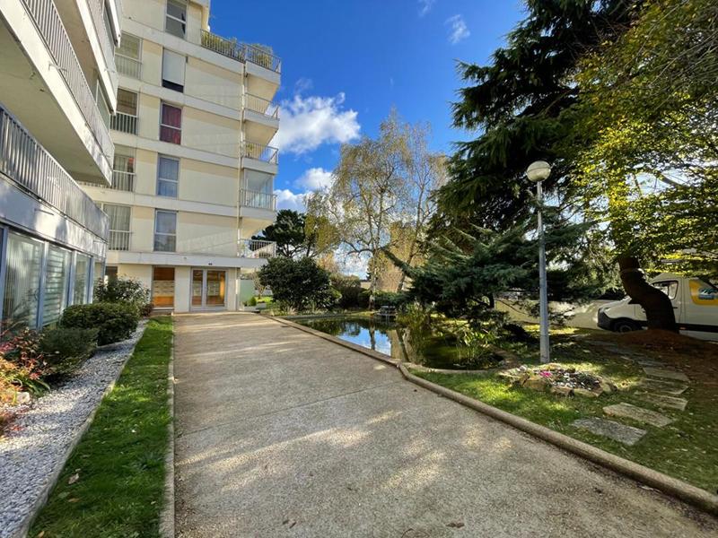 Appartement - 100 m² - 5 pièces