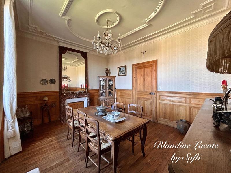 Maison - 296 m² - 12 pièces