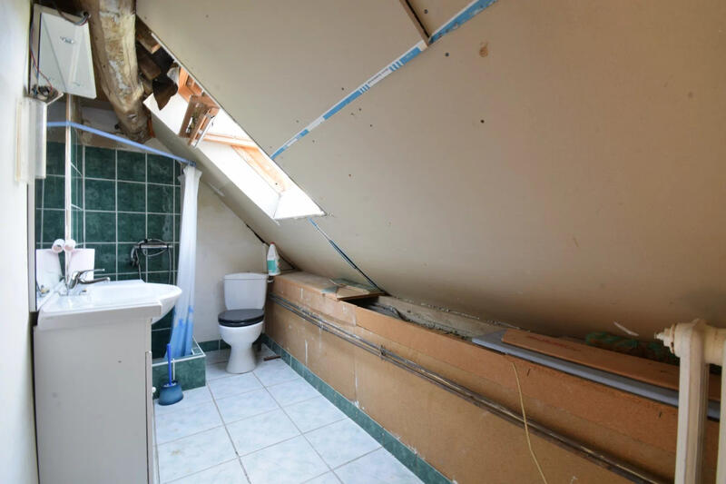 Maison - 90 m² - 5 pièces