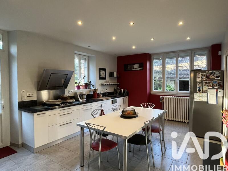 Maison - 200 m² - 7 pièces