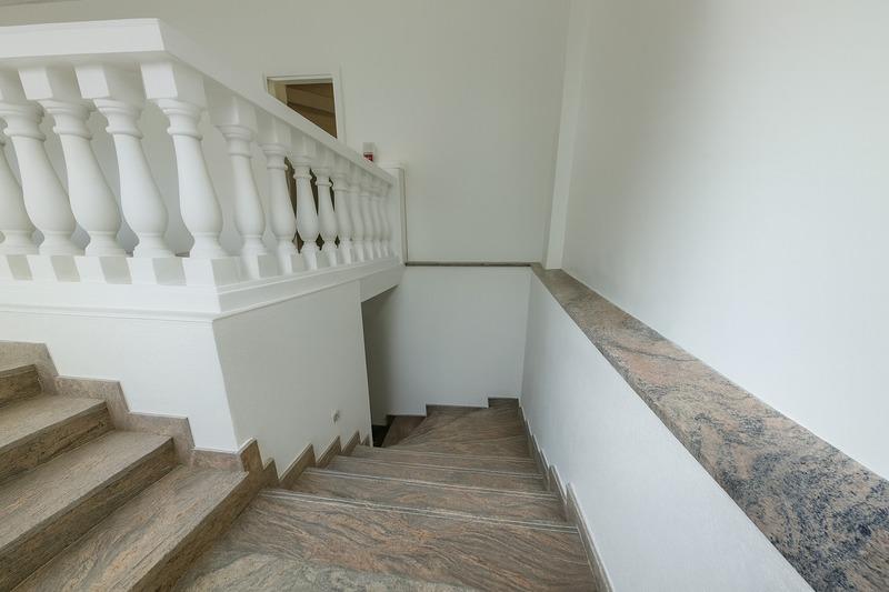 Local commercial - 150 m² - 5 pièces