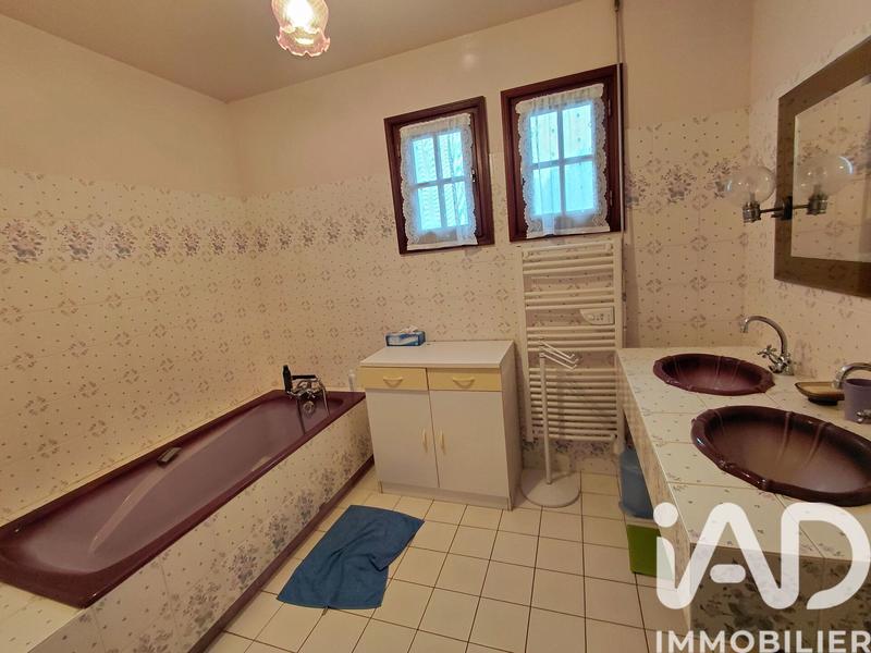 Maison - 180 m² - 7 pièces