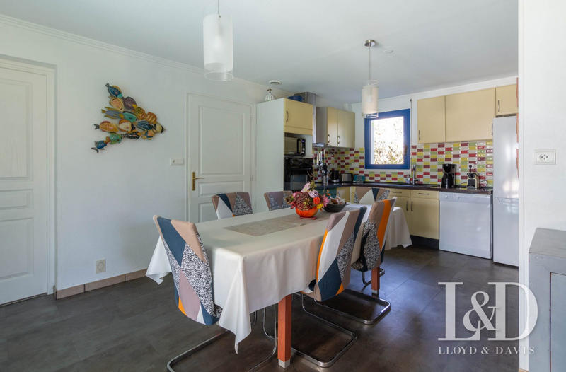 Maison contemporaine - 204 m² - 6 pièces