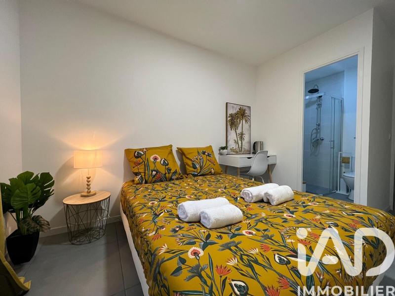 Maison - 230 m² - 12 pièces