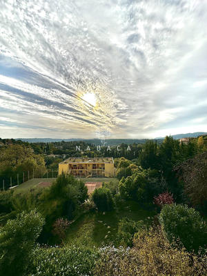 Appartement - 92 m² - 4 pièces