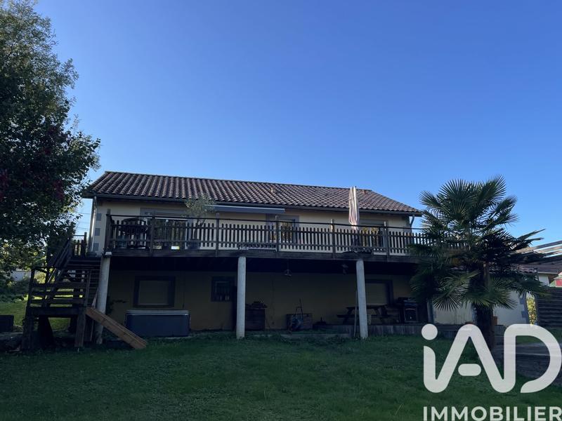 Maison - 200 m² - 7 pièces