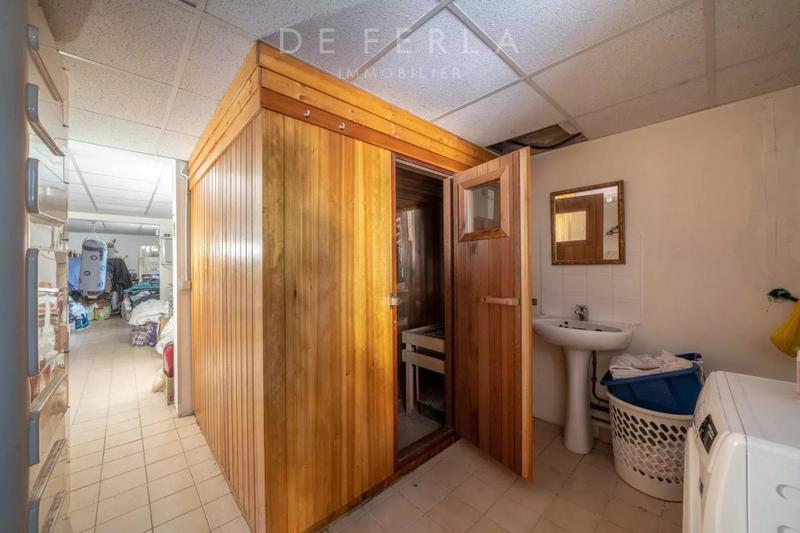 Villa - 357 m² - 7 pièces