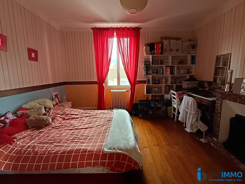 Maison - 220 m² - 9 pièces