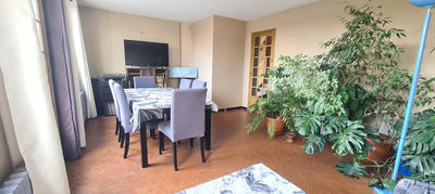 Maison - 90 m² - 5 pièces