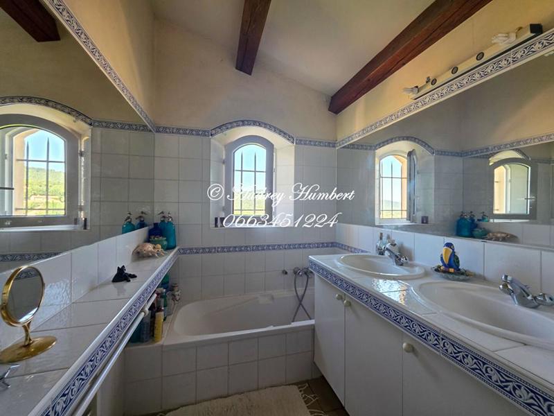 Maison - 136 m² - 5 pièces