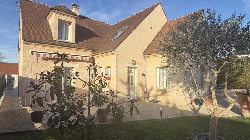 Maison - 205 m² - 8 pièces