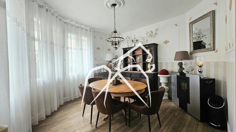 Maison ancienne - 147 m² - 8 pièces