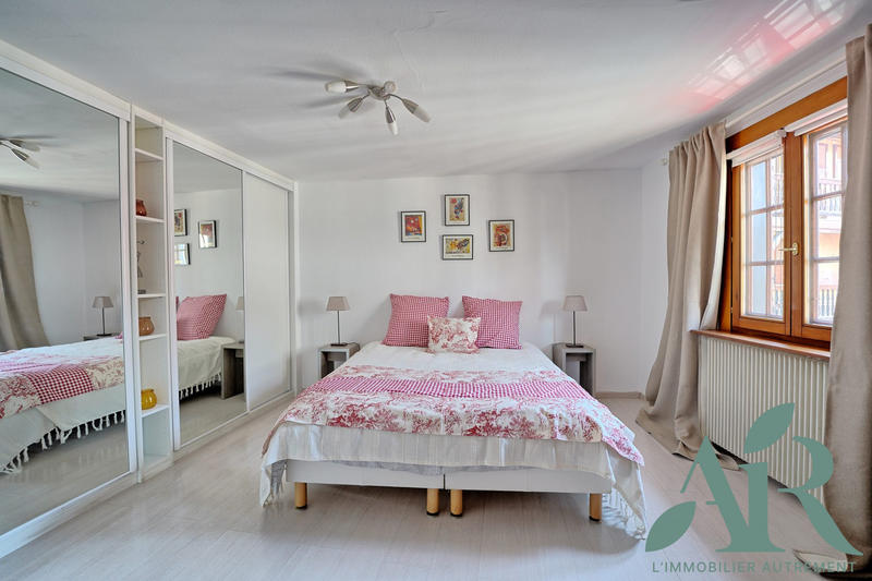 Maison traditionnelle - 143 m² - 5 pièces