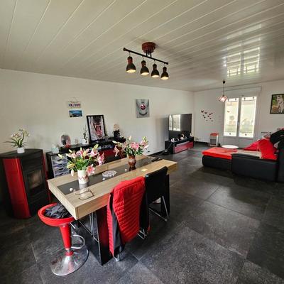 Maison - 93 m² - 4 pièces