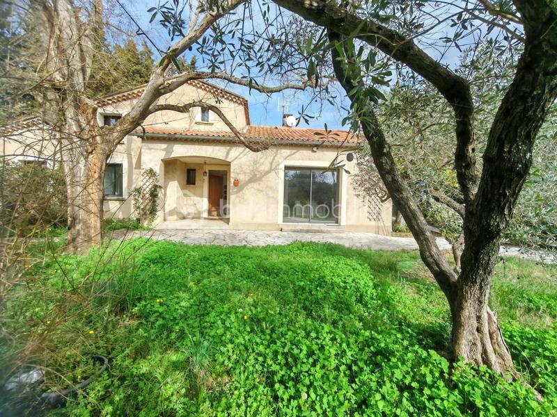 Maison traditionnelle - 146 m² - 8 pièces