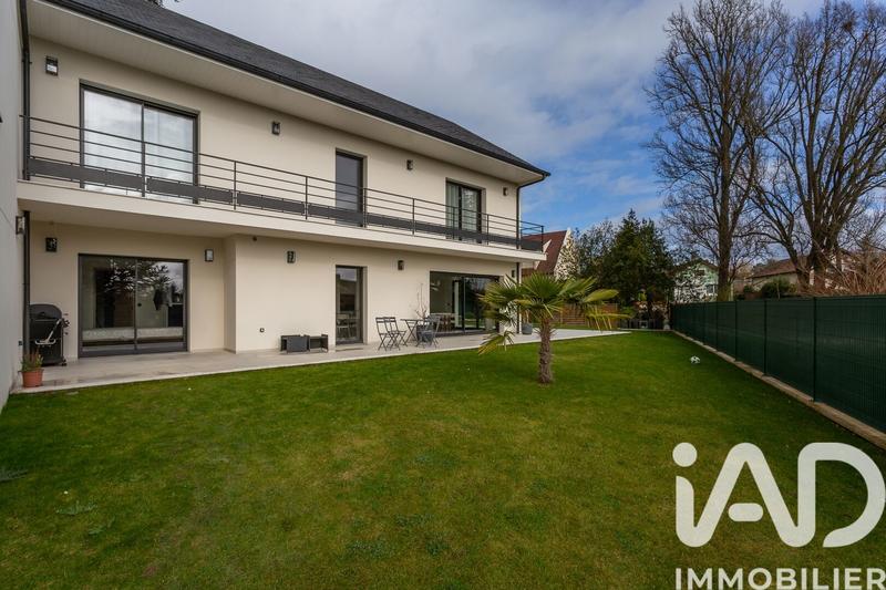 Maison de maîtres - 267 m² - 13 pièces