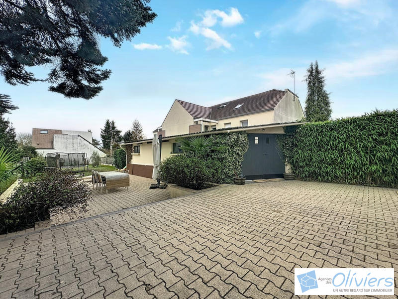 Maison traditionnelle - 140 m² - 6 pièces