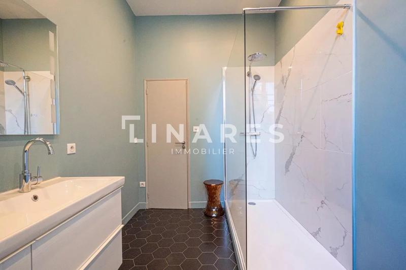 Appartement - 245 m² - 7 pièces