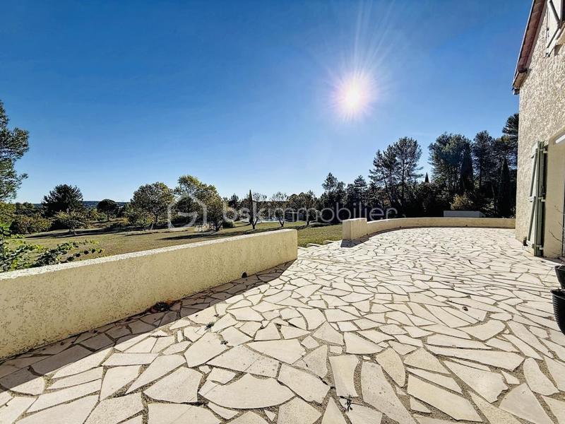 Maison - 285 m² - 10 pièces