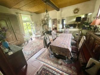 Propriété - 297 m² - 10 pièces