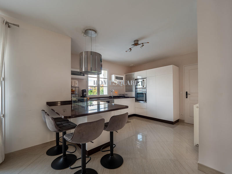 Maison - 162 m² - 6 pièces