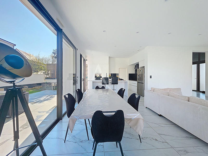 Maison - 157 m² - 6 pièces