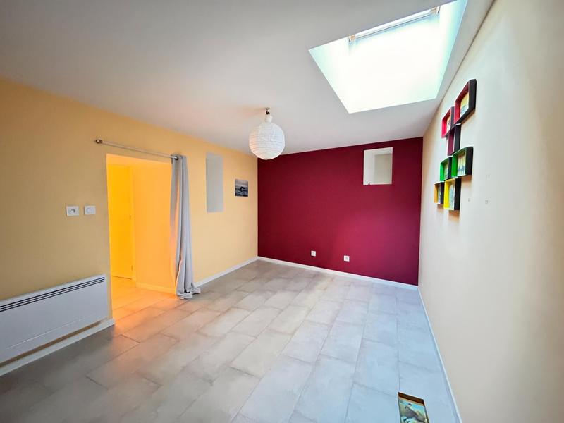 Maison - 181 m² - 9 pièces