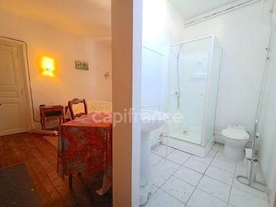 Maison - 370 m² - 13 pièces