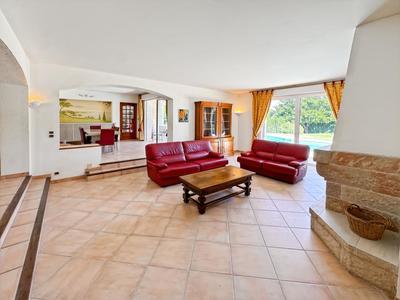 Villa - 185 m² - 5 pièces