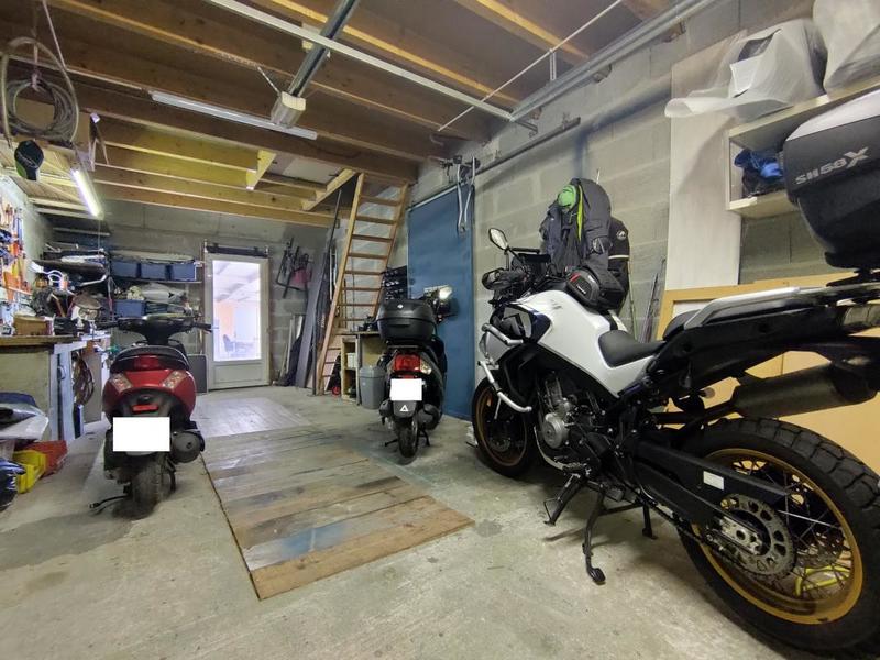 Maison - 216 m² - 10 pièces