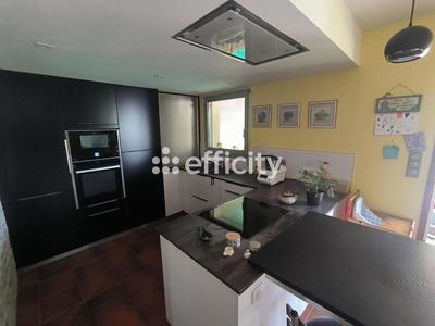 Maison - 211 m² - 6 pièces