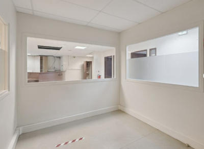 Local commercial - 664 m²