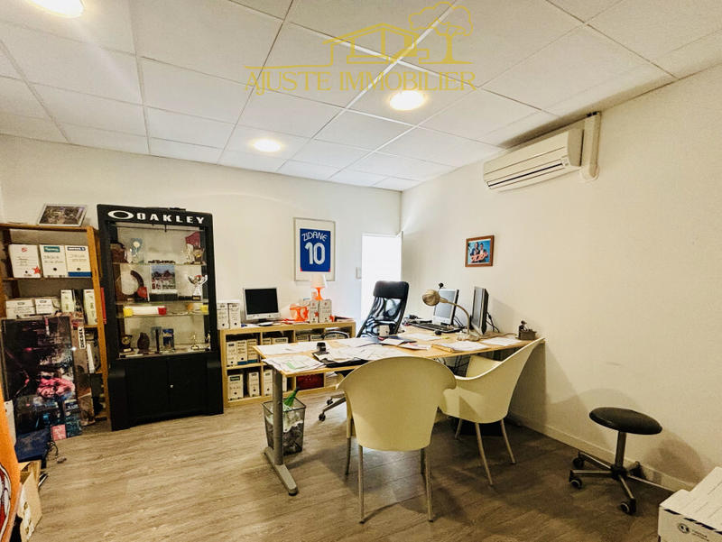 Local commercial - 120 m² - 4 pièces