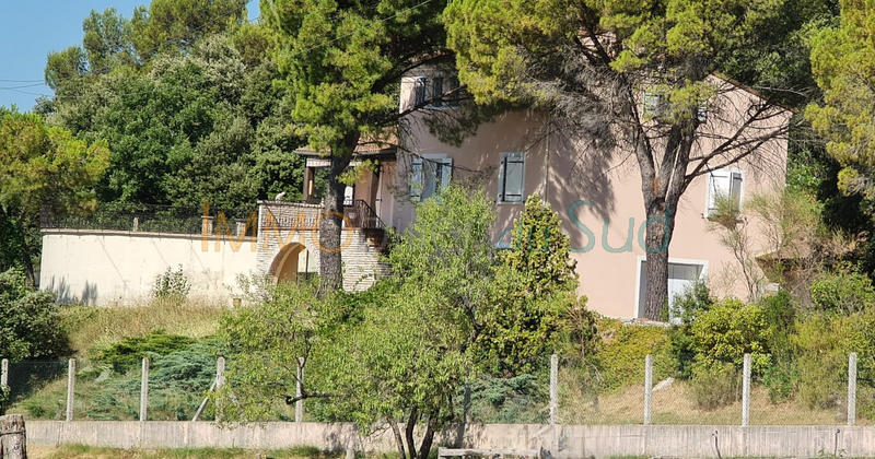 Maison - 220 m² - 8 pièces