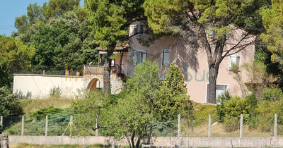 Maison - 220 m² - 8 pièces