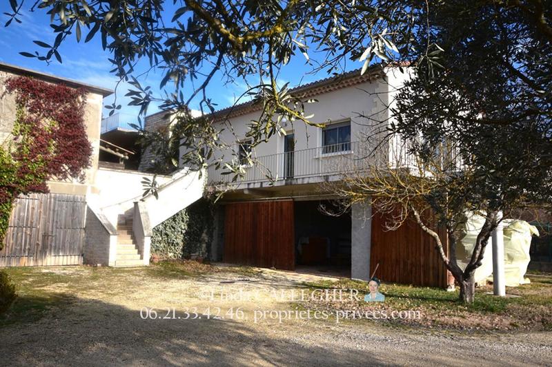 Propriété - 460 m² - 11 pièces