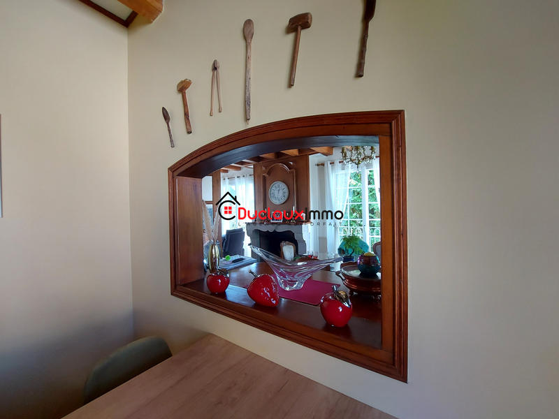 Maison - 250 m² - 11 pièces