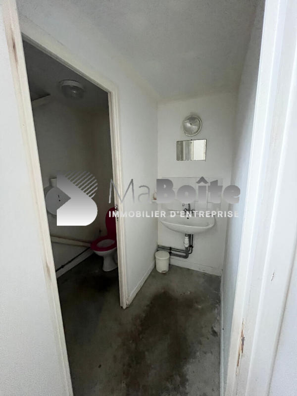 Local d'activités - 215 m² - 2 pièces